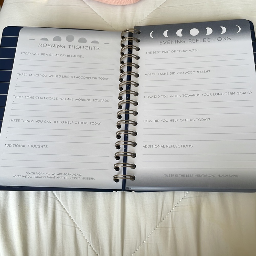 Cute reflection journal - Picture 2 of 2